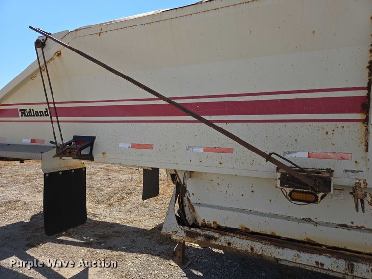 image for item EB1042 2007 Midland MG40TC2000 bottom dump trailer