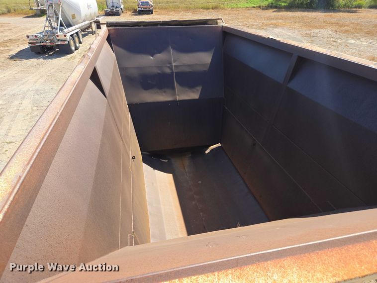 image for item EB1042 2007 Midland MG40TC2000 bottom dump trailer