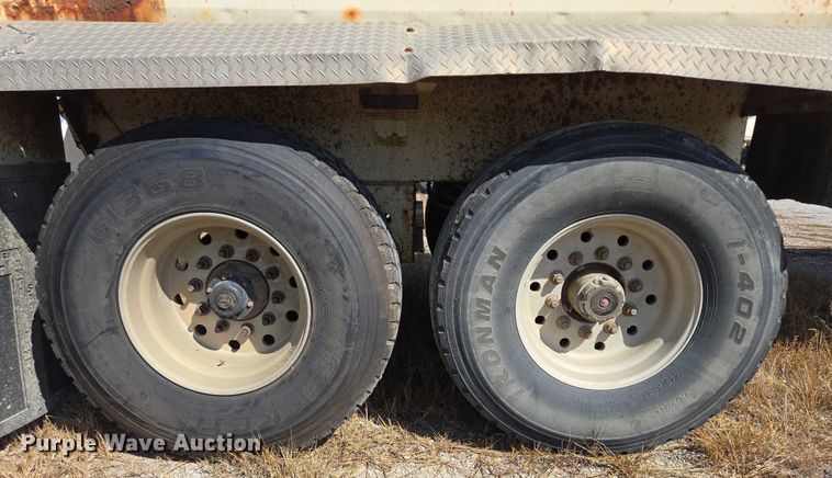 image for item EB1042 2007 Midland MG40TC2000 bottom dump trailer