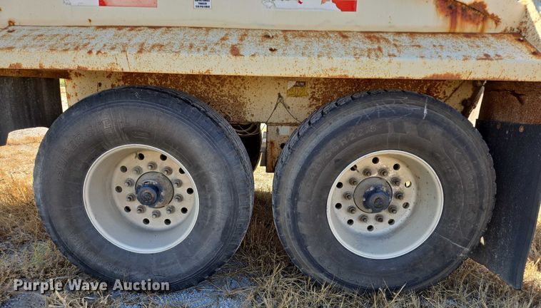image for item EB1042 2007 Midland MG40TC2000 bottom dump trailer