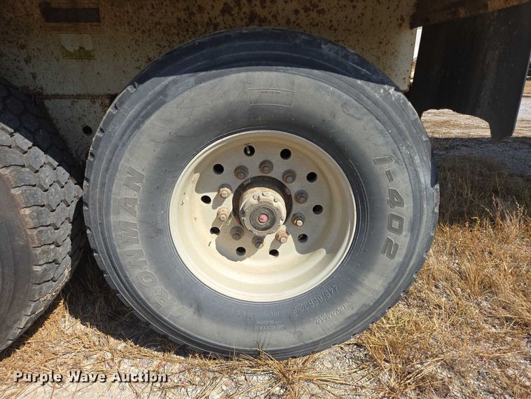 image for item EB1042 2007 Midland MG40TC2000 bottom dump trailer