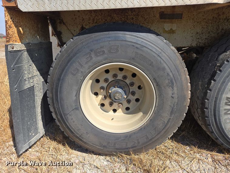 image for item EB1042 2007 Midland MG40TC2000 bottom dump trailer