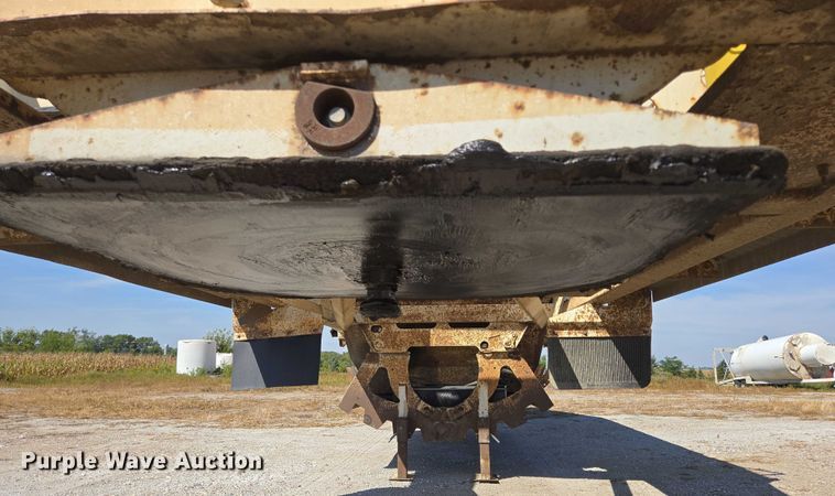 image for item EB1043 2007 Midland MG40TC2000 bottom dump trailer