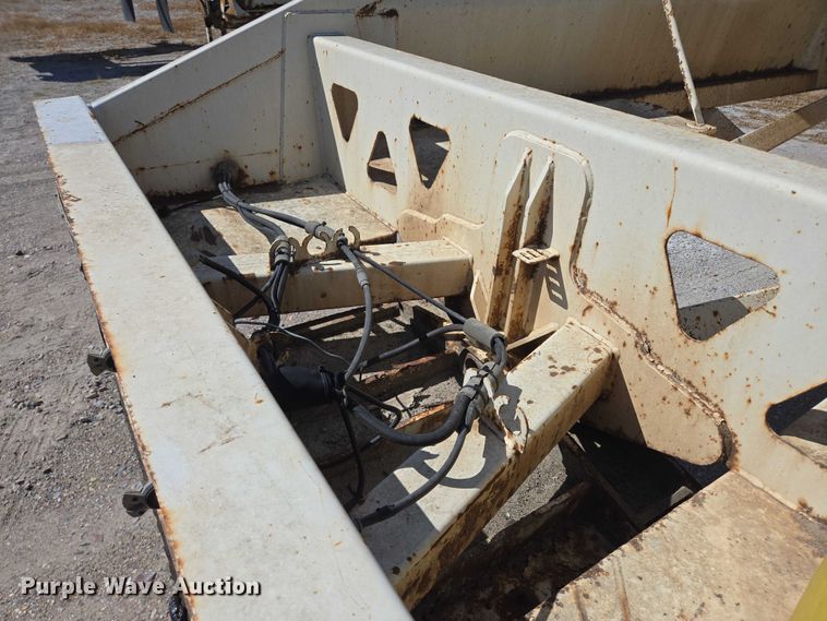 image for item EB1043 2007 Midland MG40TC2000 bottom dump trailer