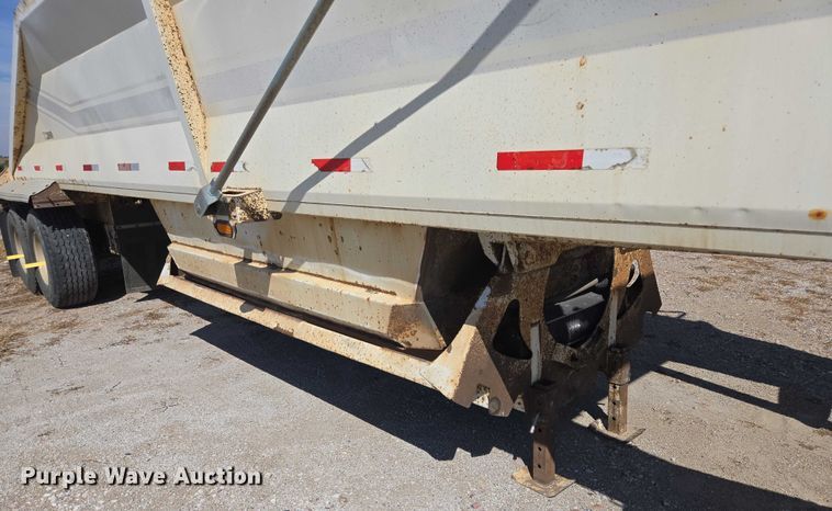 image for item EB1043 2007 Midland MG40TC2000 bottom dump trailer