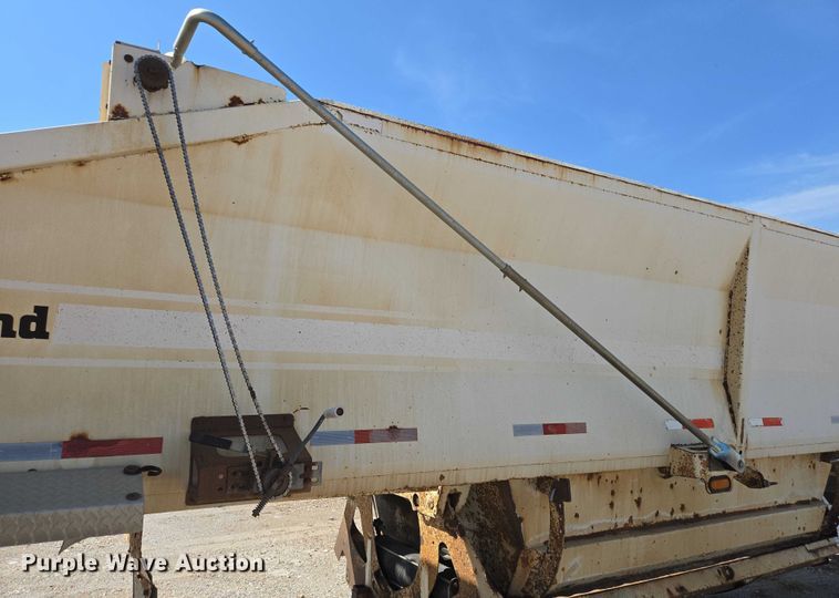 image for item EB1043 2007 Midland MG40TC2000 bottom dump trailer