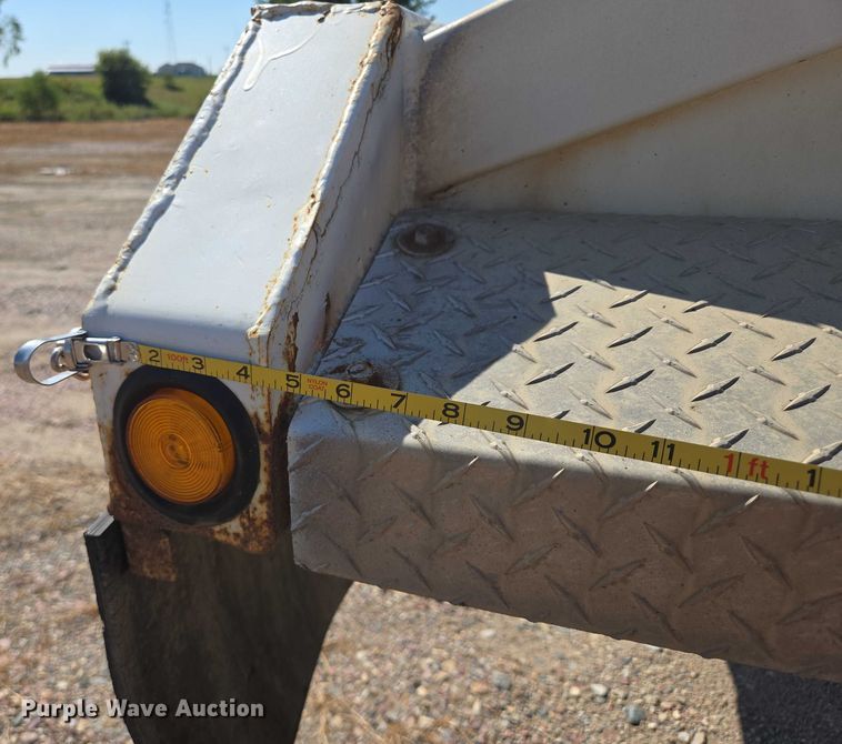 image for item EB1043 2007 Midland MG40TC2000 bottom dump trailer