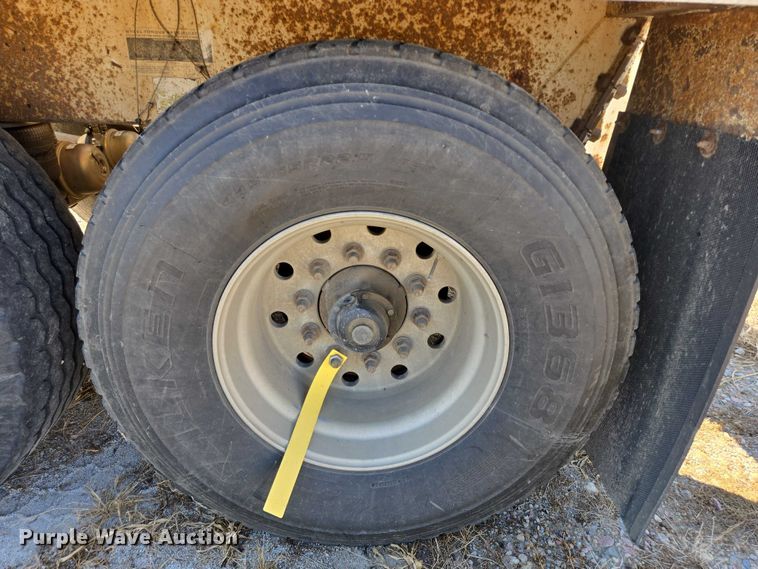 image for item EB1043 2007 Midland MG40TC2000 bottom dump trailer