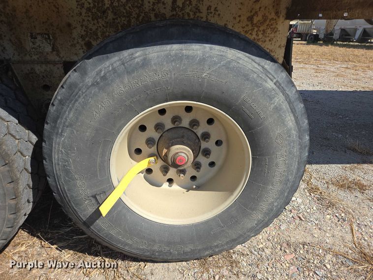 image for item EB1043 2007 Midland MG40TC2000 bottom dump trailer