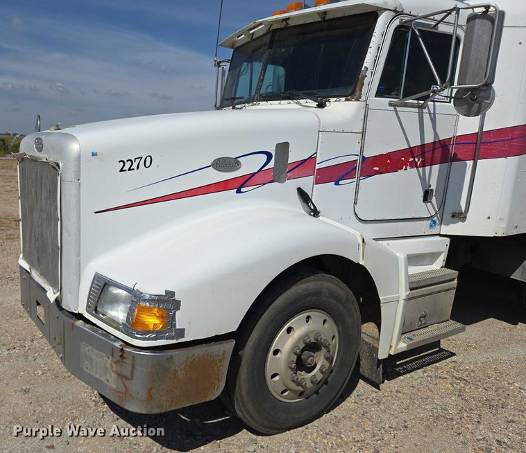 image for item EB1044 2000 Peterbuilt 377 semi truck