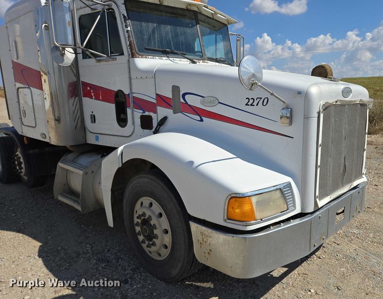 image for item EB1044 2000 Peterbuilt 377 semi truck