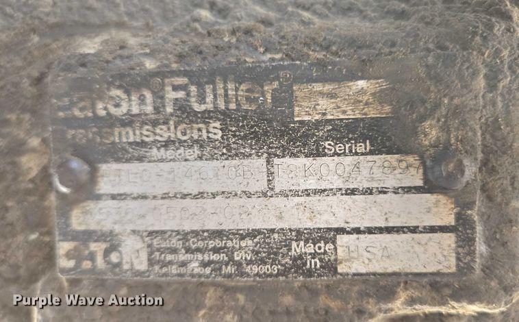 image for item EB1044 2000 Peterbuilt 377 semi truck