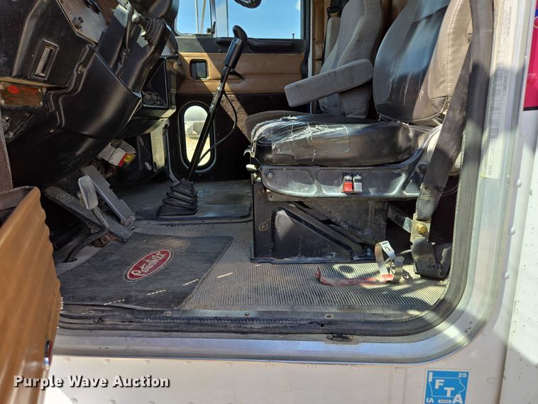 image for item EB1044 2000 Peterbuilt 377 semi truck