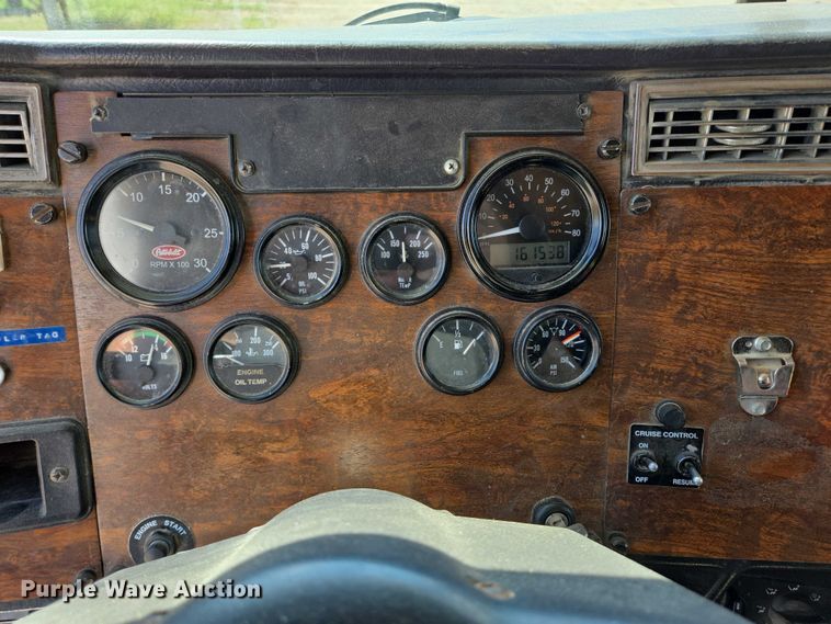image for item EB1044 2000 Peterbuilt 377 semi truck