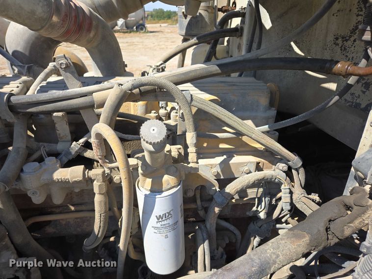 image for item EB1044 2000 Peterbuilt 377 semi truck