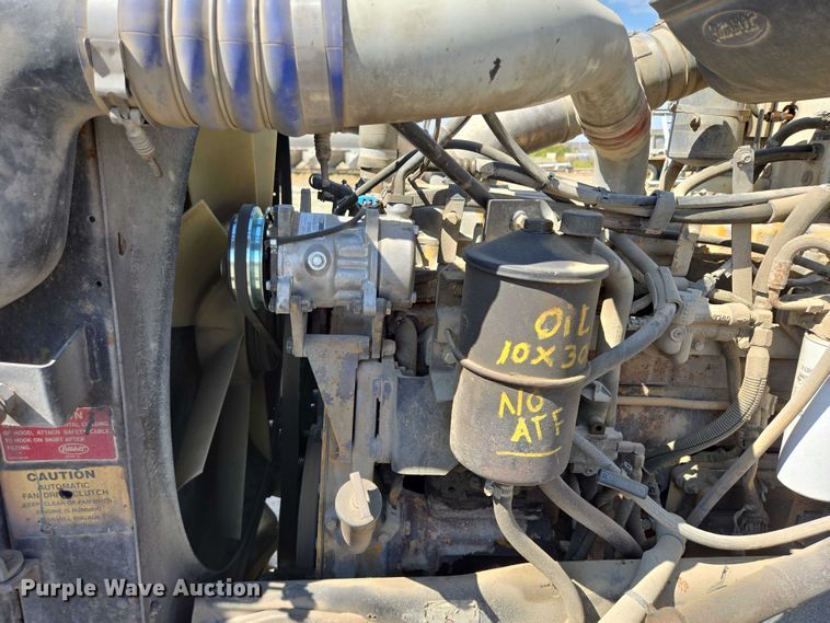 image for item EB1044 2000 Peterbuilt 377 semi truck