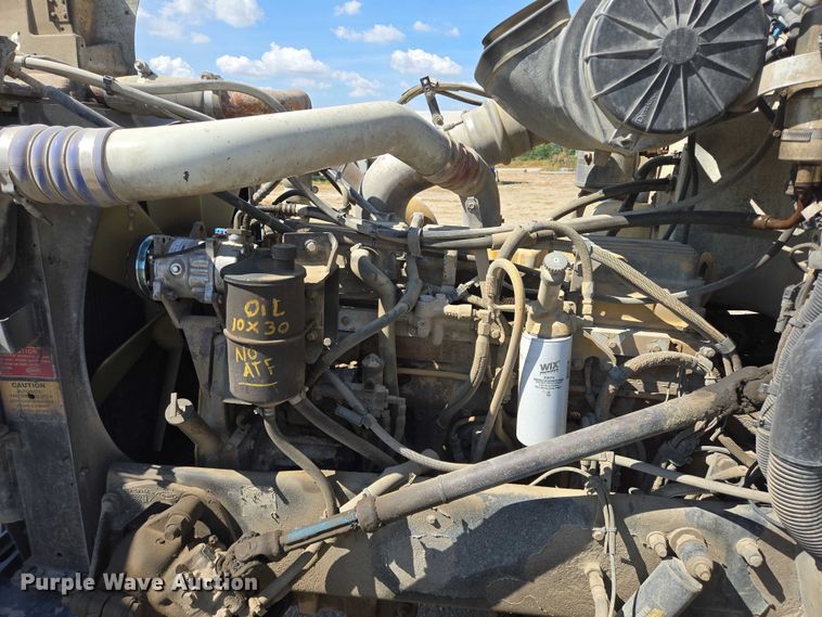 image for item EB1044 2000 Peterbuilt 377 semi truck