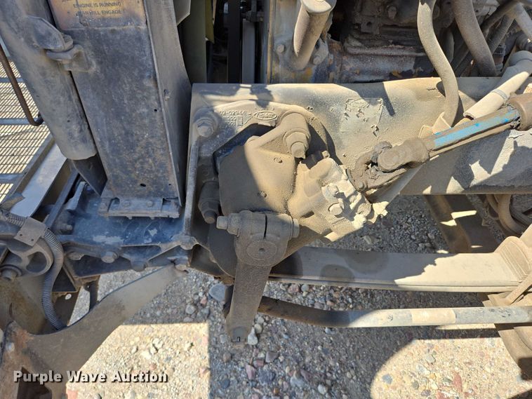 image for item EB1044 2000 Peterbuilt 377 semi truck