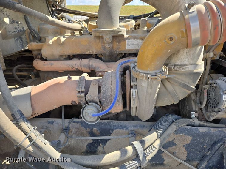 image for item EB1044 2000 Peterbuilt 377 semi truck