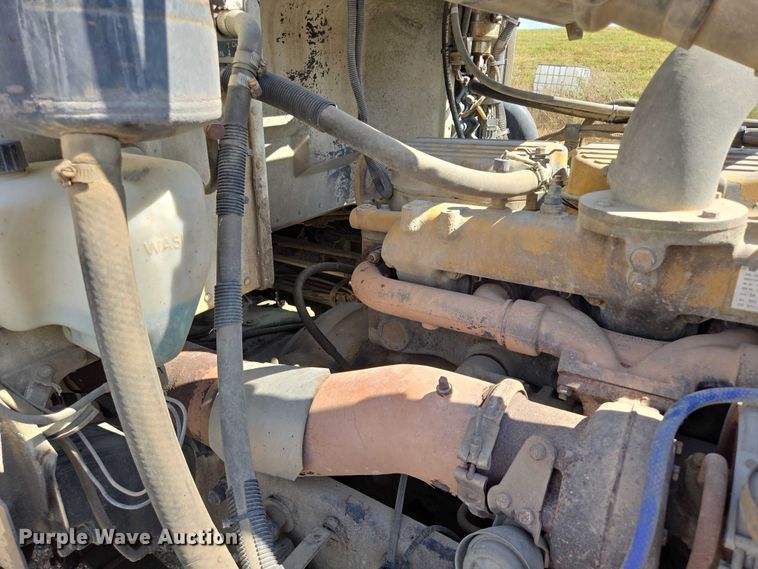 image for item EB1044 2000 Peterbuilt 377 semi truck