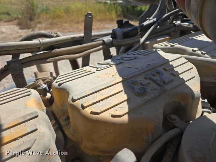 image for item EB1044 2000 Peterbuilt 377 semi truck