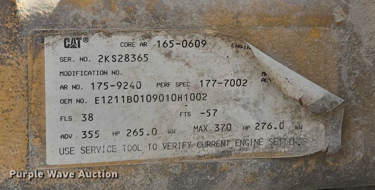 image for item EB1044 2000 Peterbuilt 377 semi truck