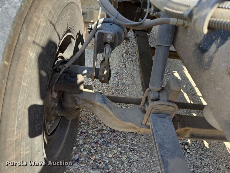 image for item EB1044 2000 Peterbuilt 377 semi truck