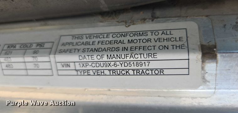 image for item EB1044 2000 Peterbuilt 377 semi truck