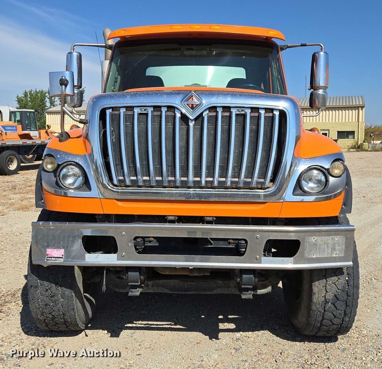 image for item EB1045 2013 International WorkStar 7600 SFA ready mix truck