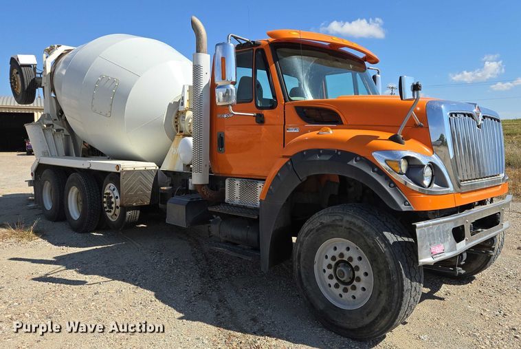 image for item EB1045 2013 International WorkStar 7600 SFA ready mix truck