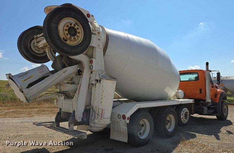 image for item EB1045 2013 International WorkStar 7600 SFA ready mix truck