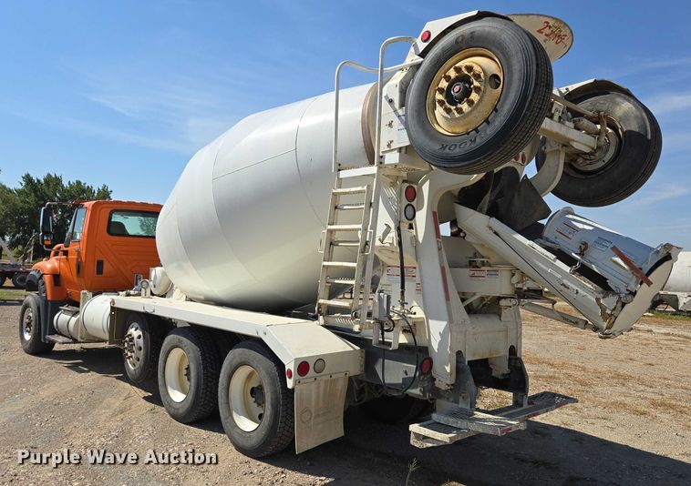 image for item EB1045 2013 International WorkStar 7600 SFA ready mix truck