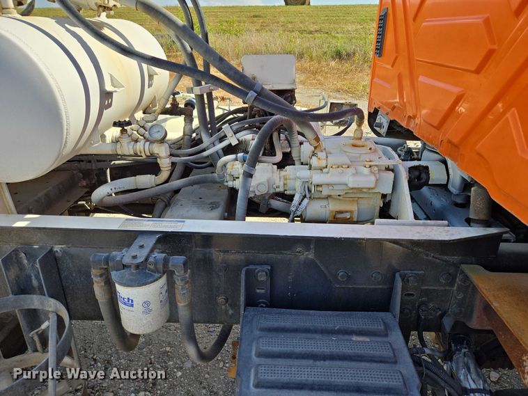 image for item EB1045 2013 International WorkStar 7600 SFA ready mix truck