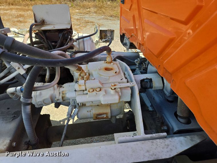 image for item EB1045 2013 International WorkStar 7600 SFA ready mix truck