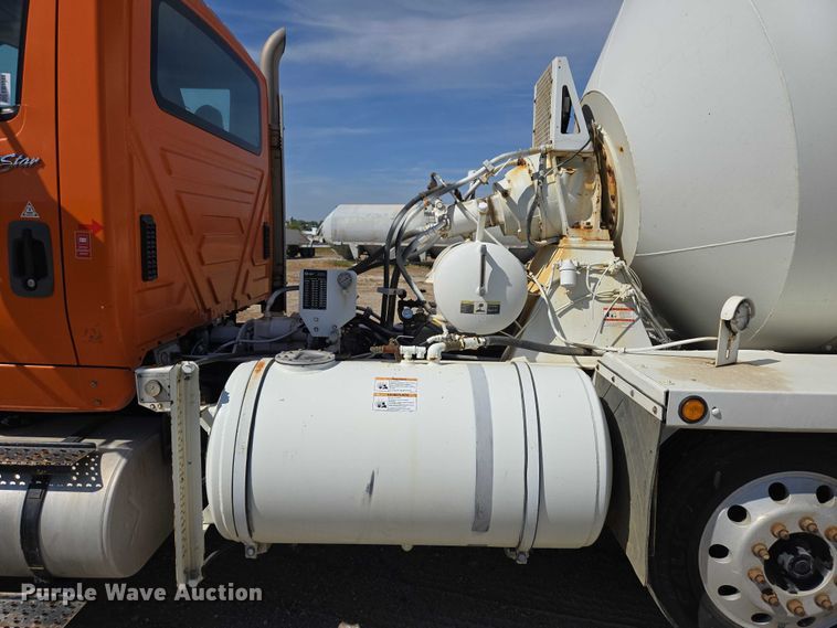 image for item EB1045 2013 International WorkStar 7600 SFA ready mix truck