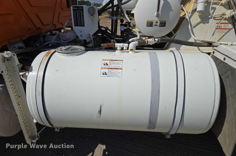 image for item EB1045 2013 International WorkStar 7600 SFA ready mix truck