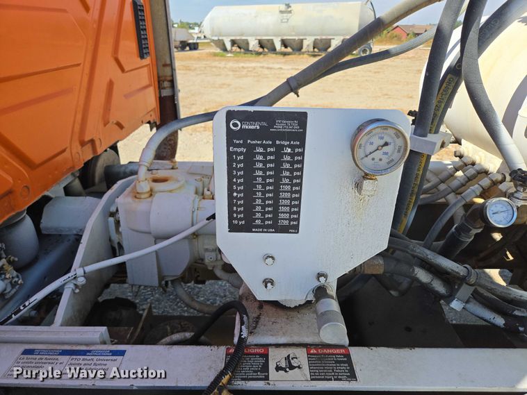 image for item EB1045 2013 International WorkStar 7600 SFA ready mix truck