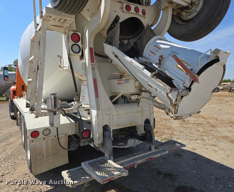 image for item EB1045 2013 International WorkStar 7600 SFA ready mix truck