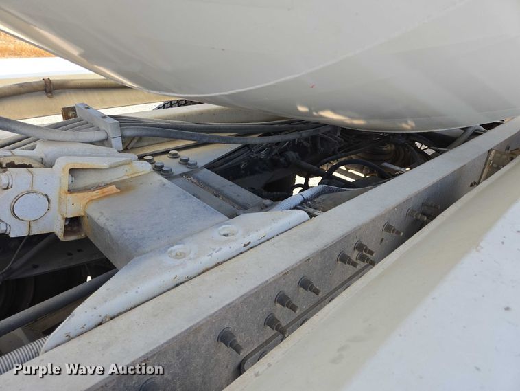 image for item EB1045 2013 International WorkStar 7600 SFA ready mix truck