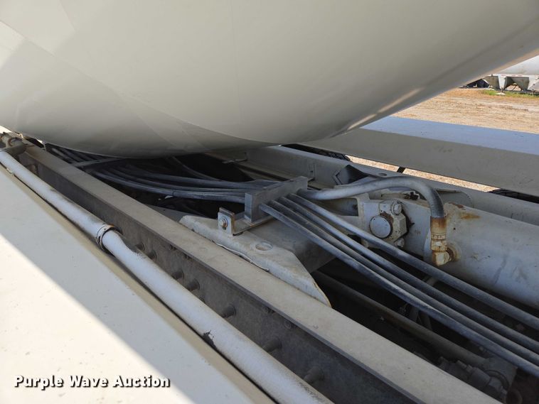 image for item EB1045 2013 International WorkStar 7600 SFA ready mix truck