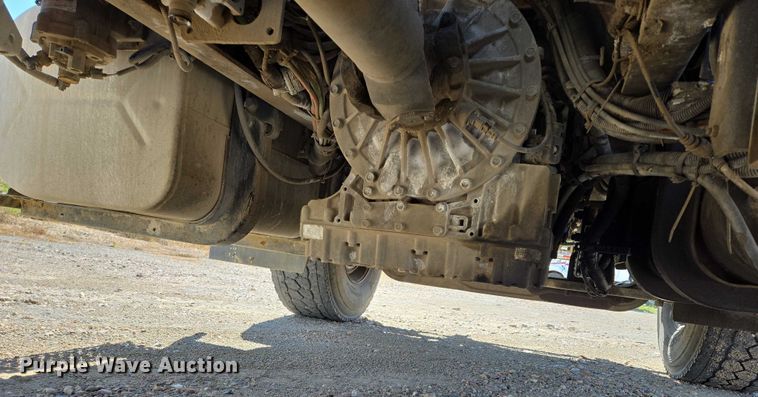 image for item EB1045 2013 International WorkStar 7600 SFA ready mix truck