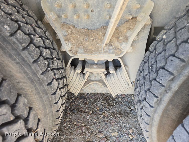 image for item EB1045 2013 International WorkStar 7600 SFA ready mix truck