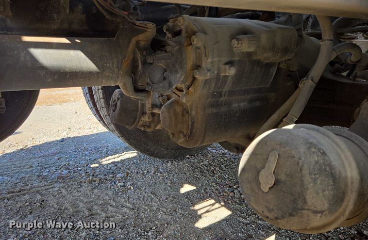 image for item EB1045 2013 International WorkStar 7600 SFA ready mix truck