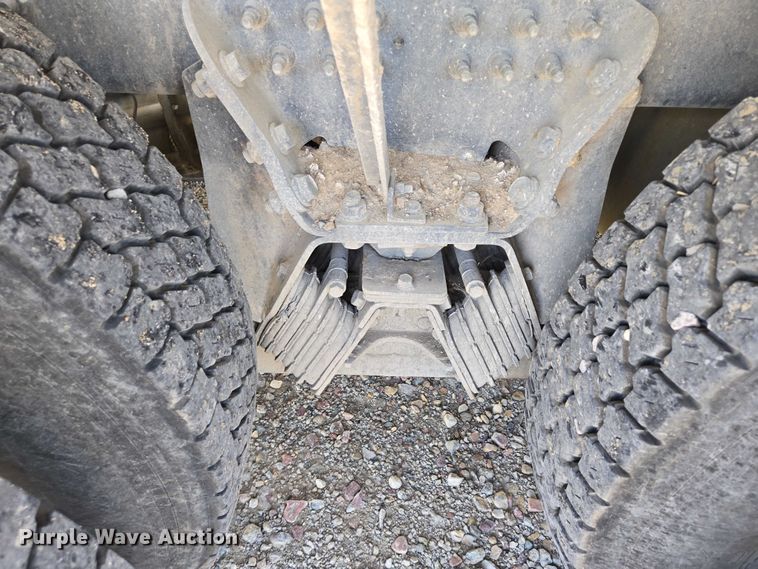 image for item EB1045 2013 International WorkStar 7600 SFA ready mix truck