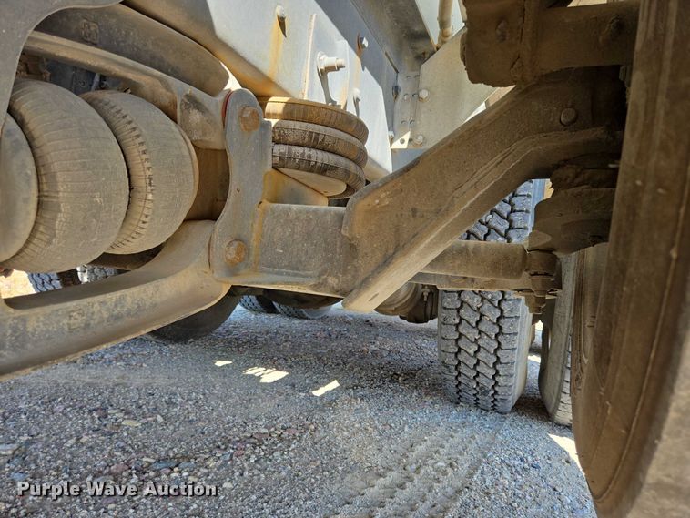 image for item EB1045 2013 International WorkStar 7600 SFA ready mix truck