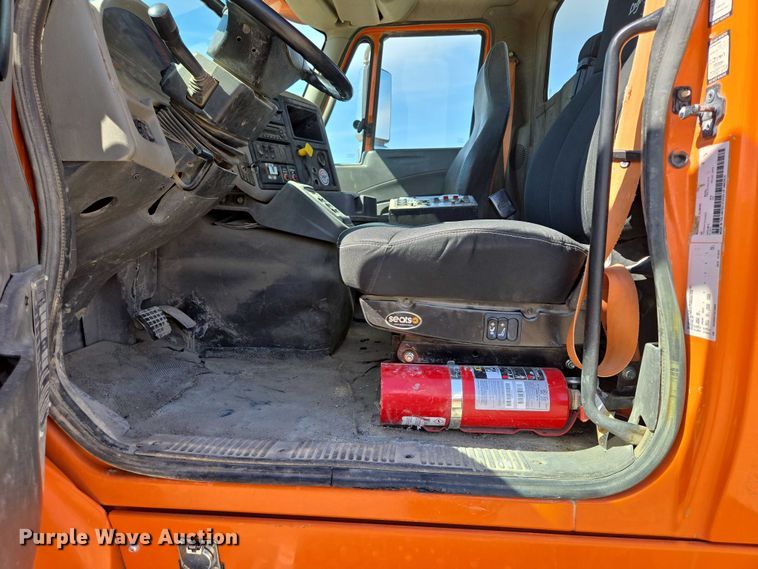 image for item EB1045 2013 International WorkStar 7600 SFA ready mix truck