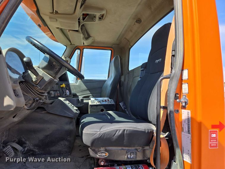 image for item EB1045 2013 International WorkStar 7600 SFA ready mix truck