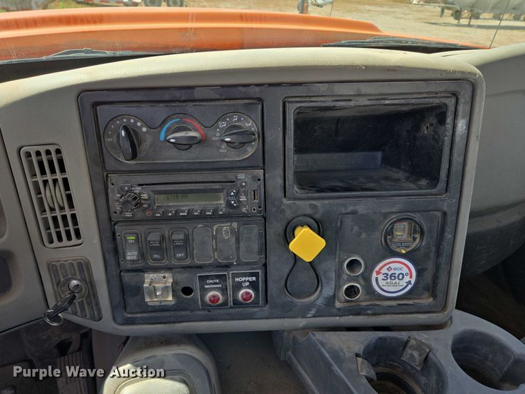 image for item EB1045 2013 International WorkStar 7600 SFA ready mix truck