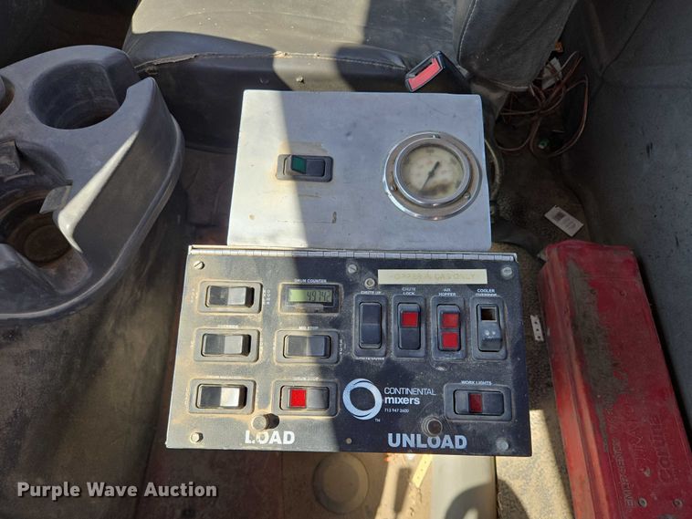 image for item EB1045 2013 International WorkStar 7600 SFA ready mix truck