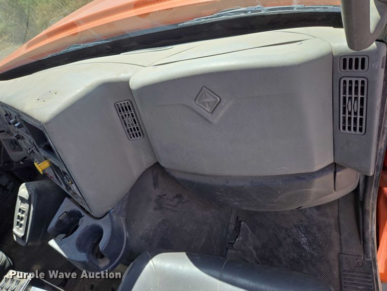 image for item EB1045 2013 International WorkStar 7600 SFA ready mix truck